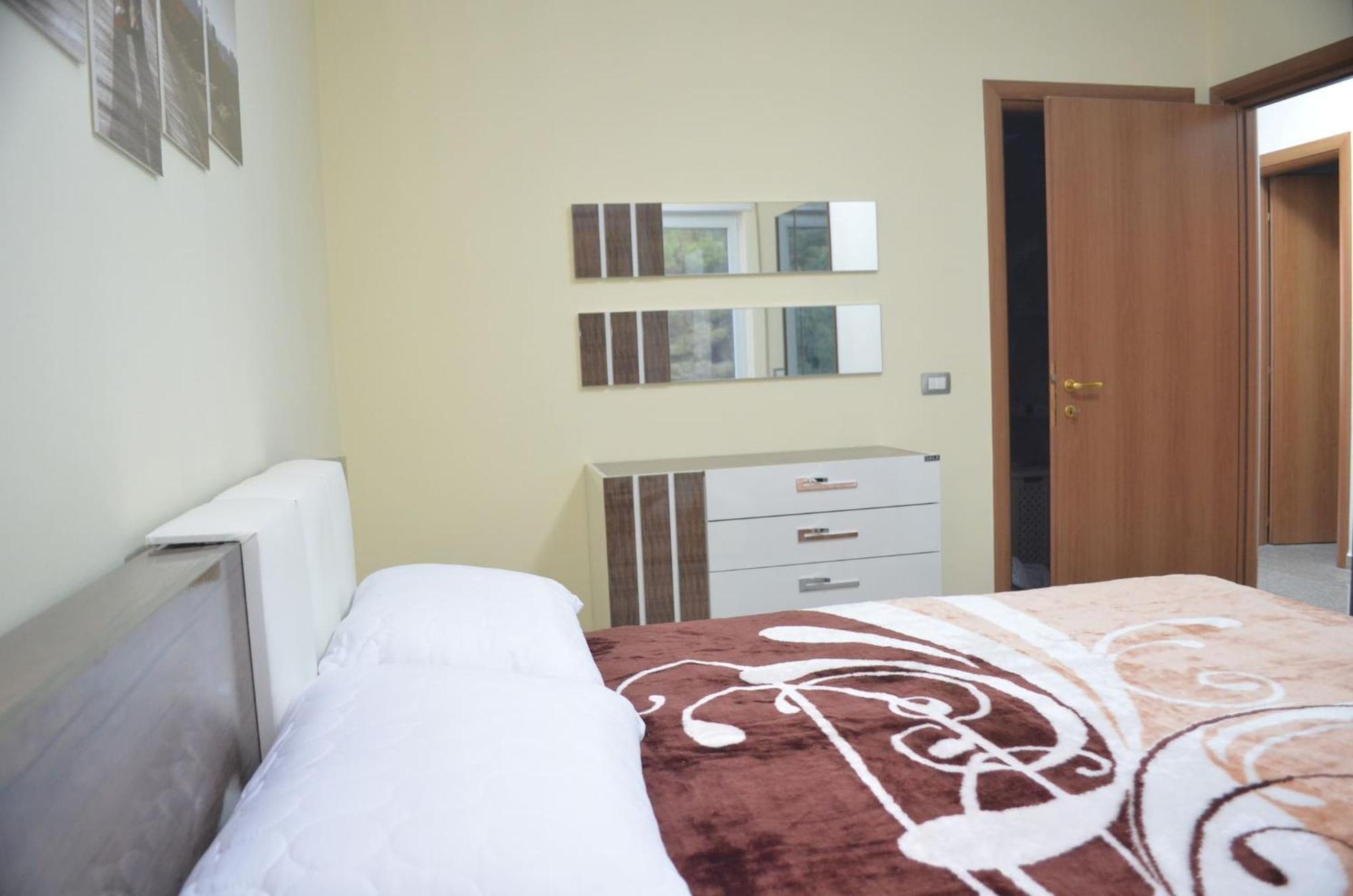 Home Sweet Home By The Sea - 060 Durres Bagian luar foto