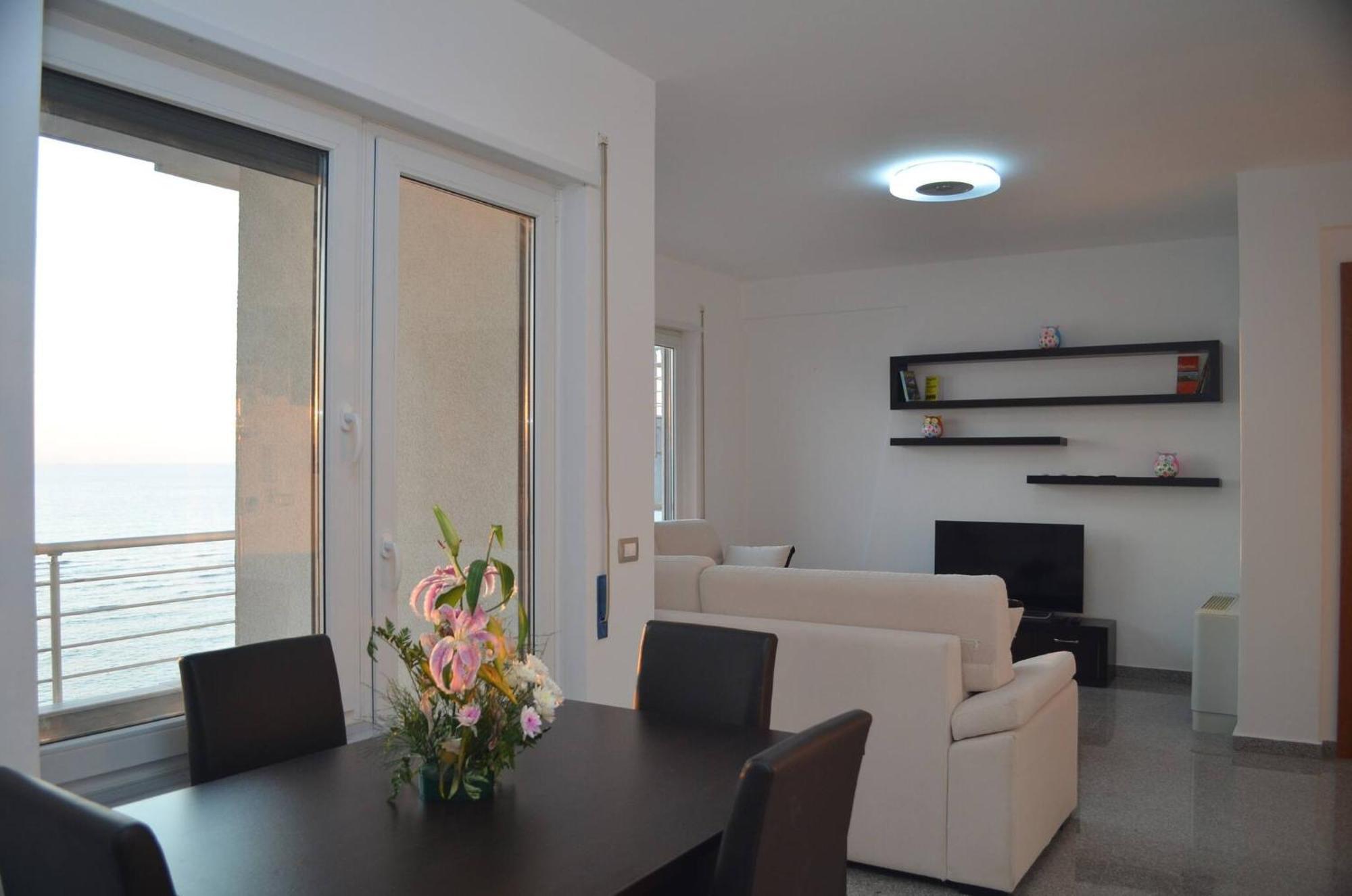Home Sweet Home By The Sea - 060 Durres Bagian luar foto