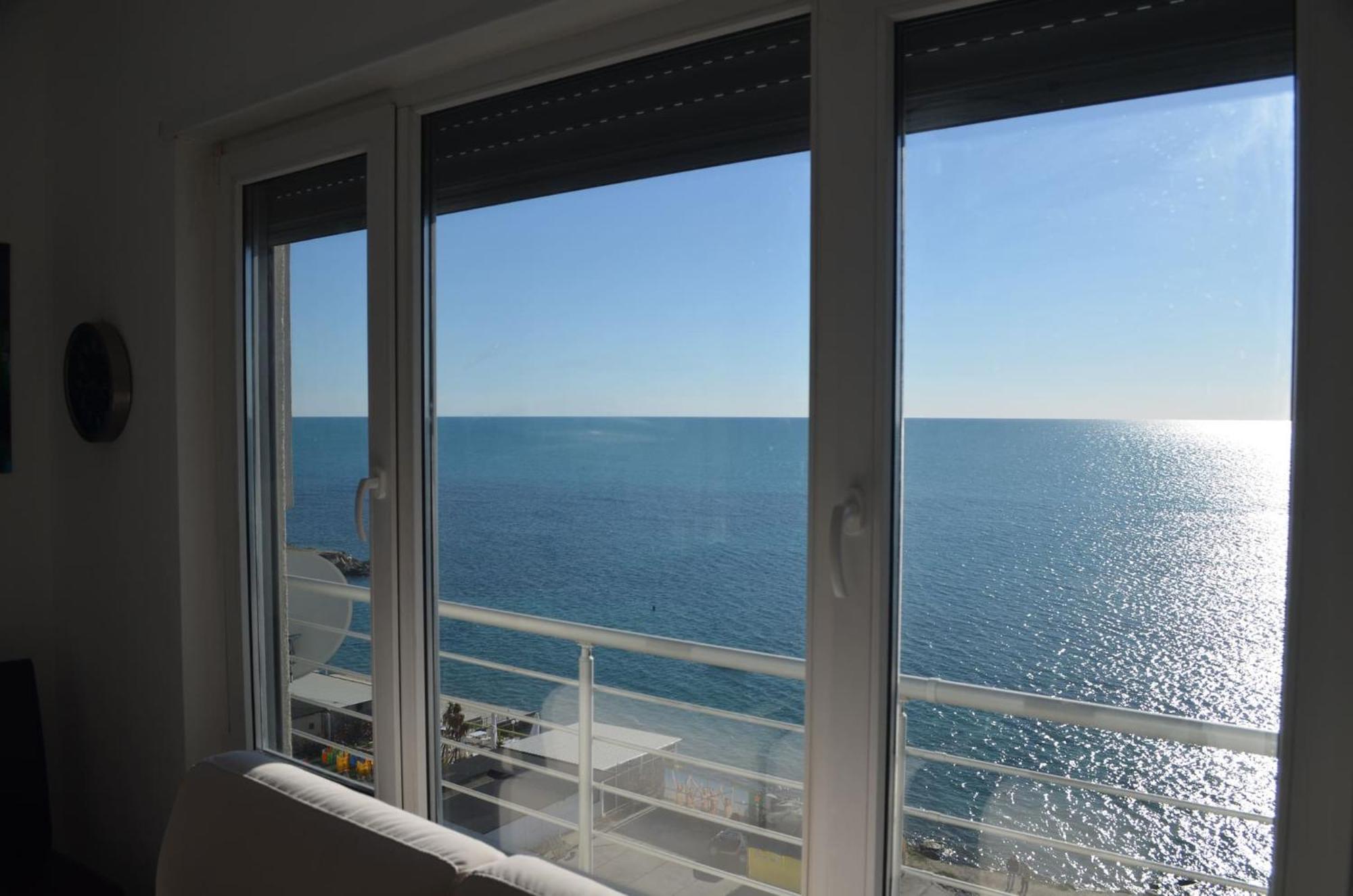 Home Sweet Home By The Sea - 060 Durres Bagian luar foto